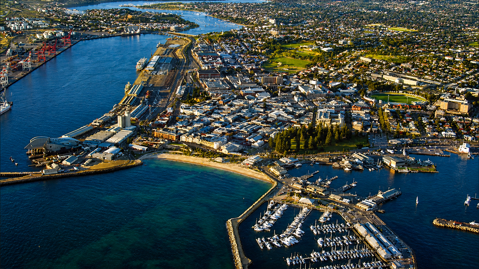 Fremantle Customs Broker hero background